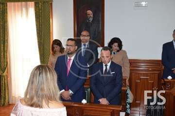 Telde guarda un minuto de silencio por las víctimas de violencia de género y aprueba dos manifiestos (Foto TA Y Francisco Javier Santana)